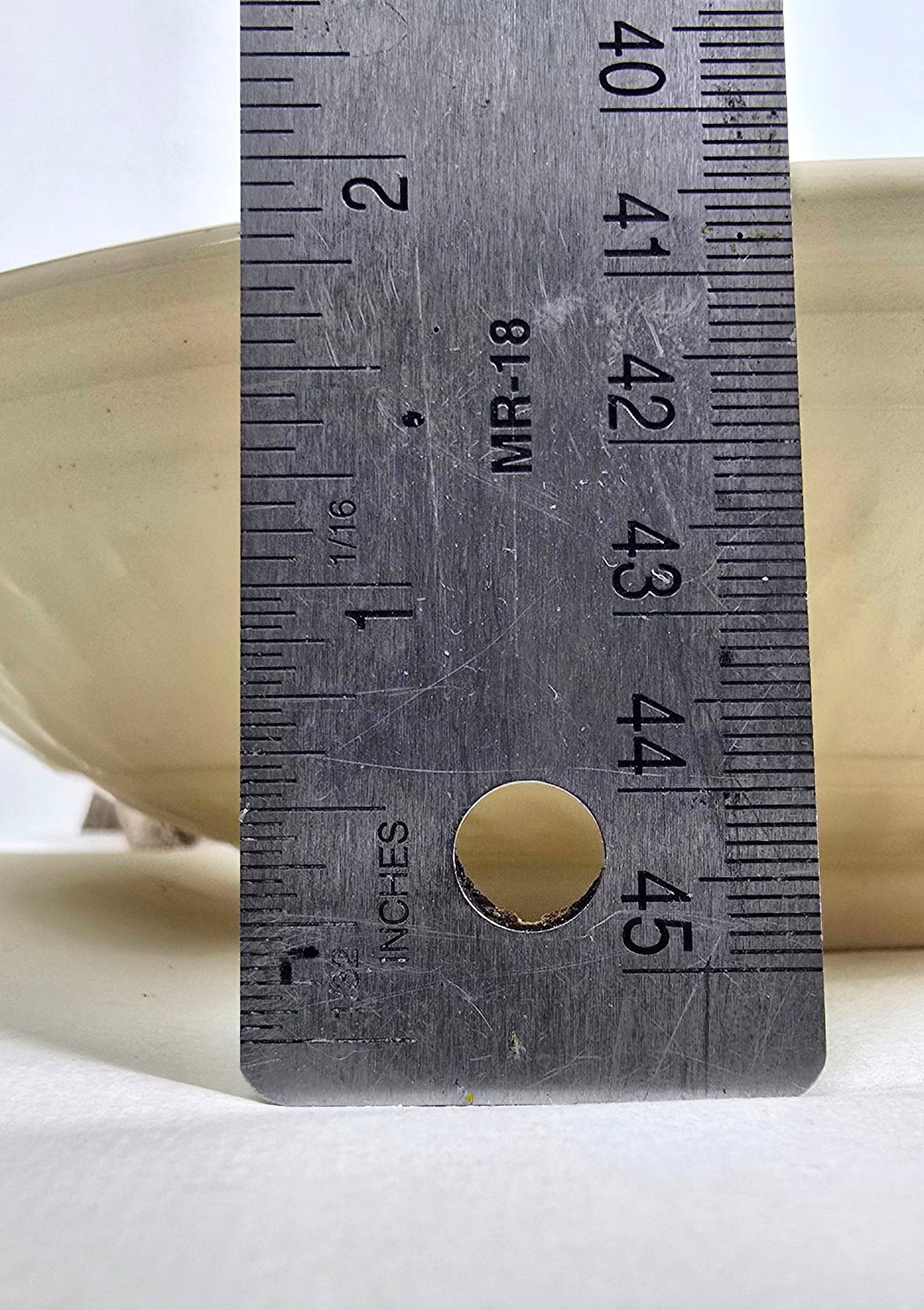 Stoneware Bowl – Red and Green Dragon Sgraffito e Design