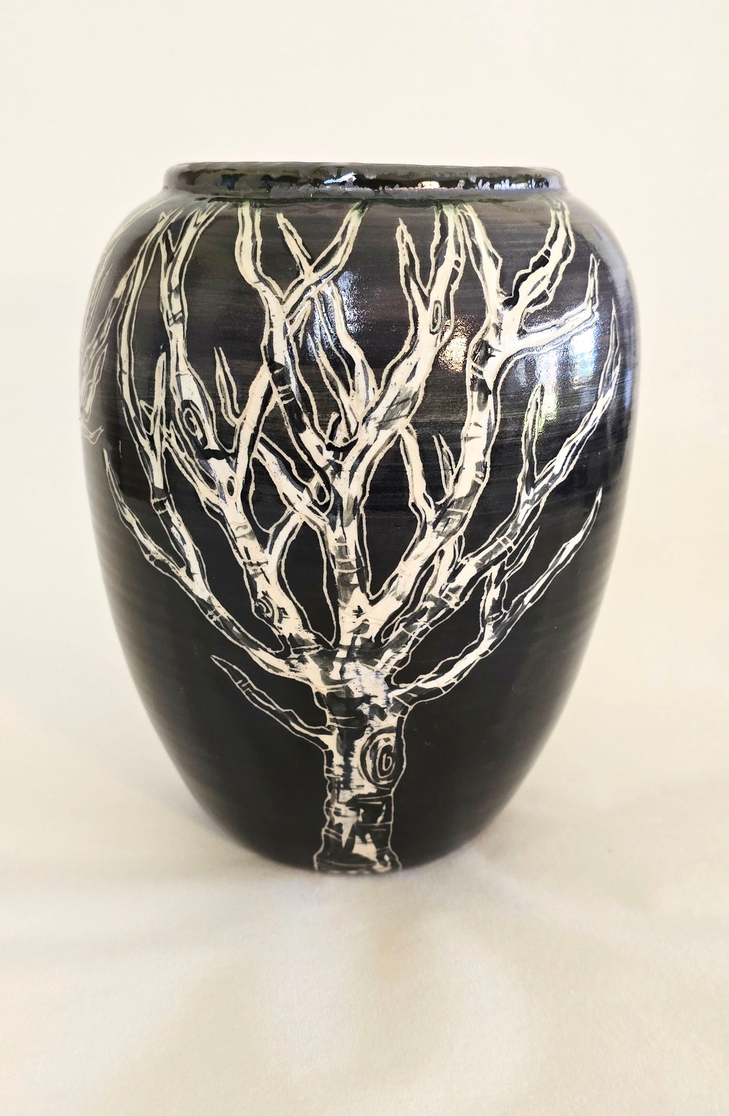 Stoneware Vase with Sgraffito Tree Design – Obsidian Glaze Finish
