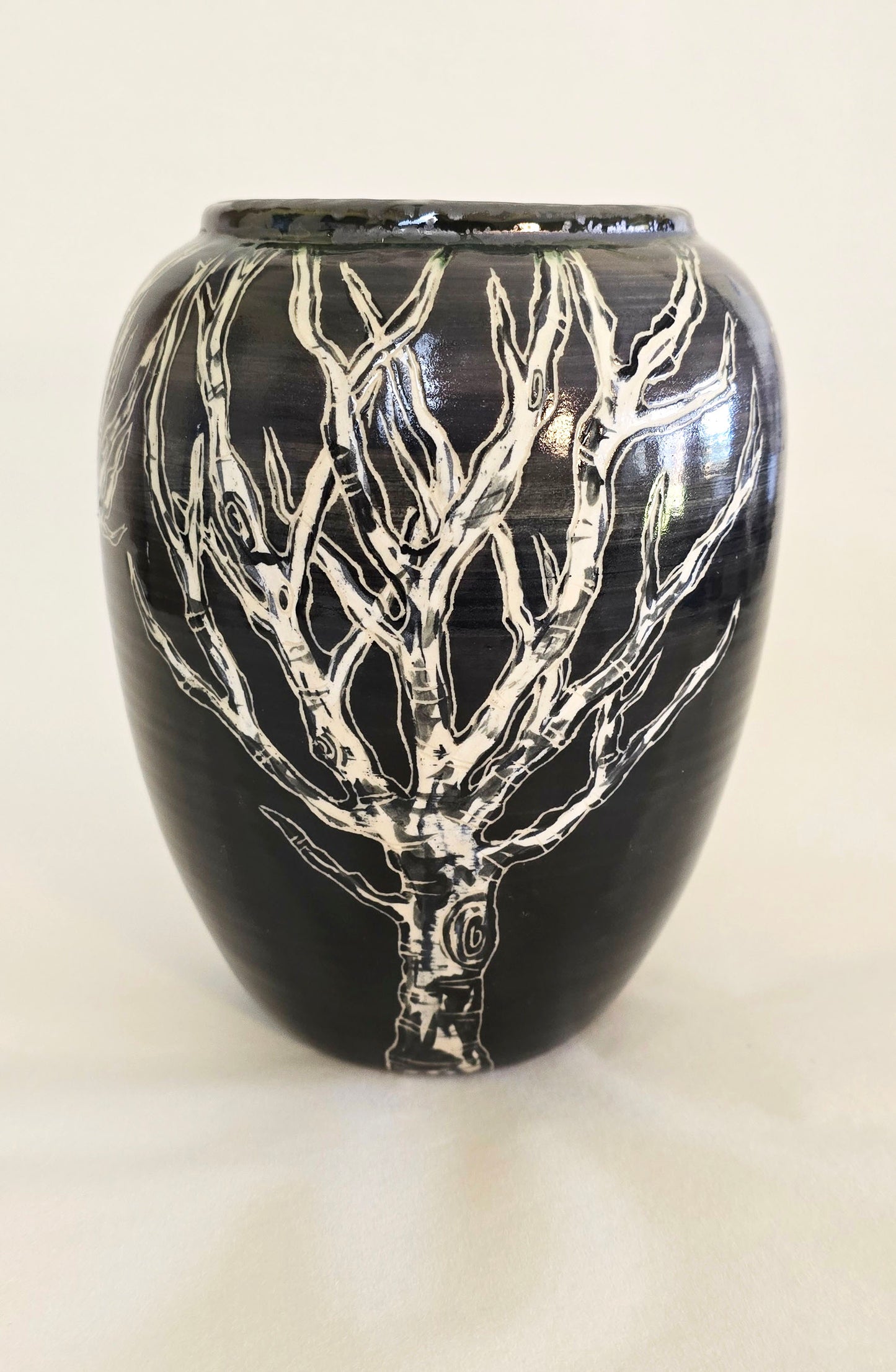 Stoneware Vase with Sgraffito Tree Design – Obsidian Glaze Finish
