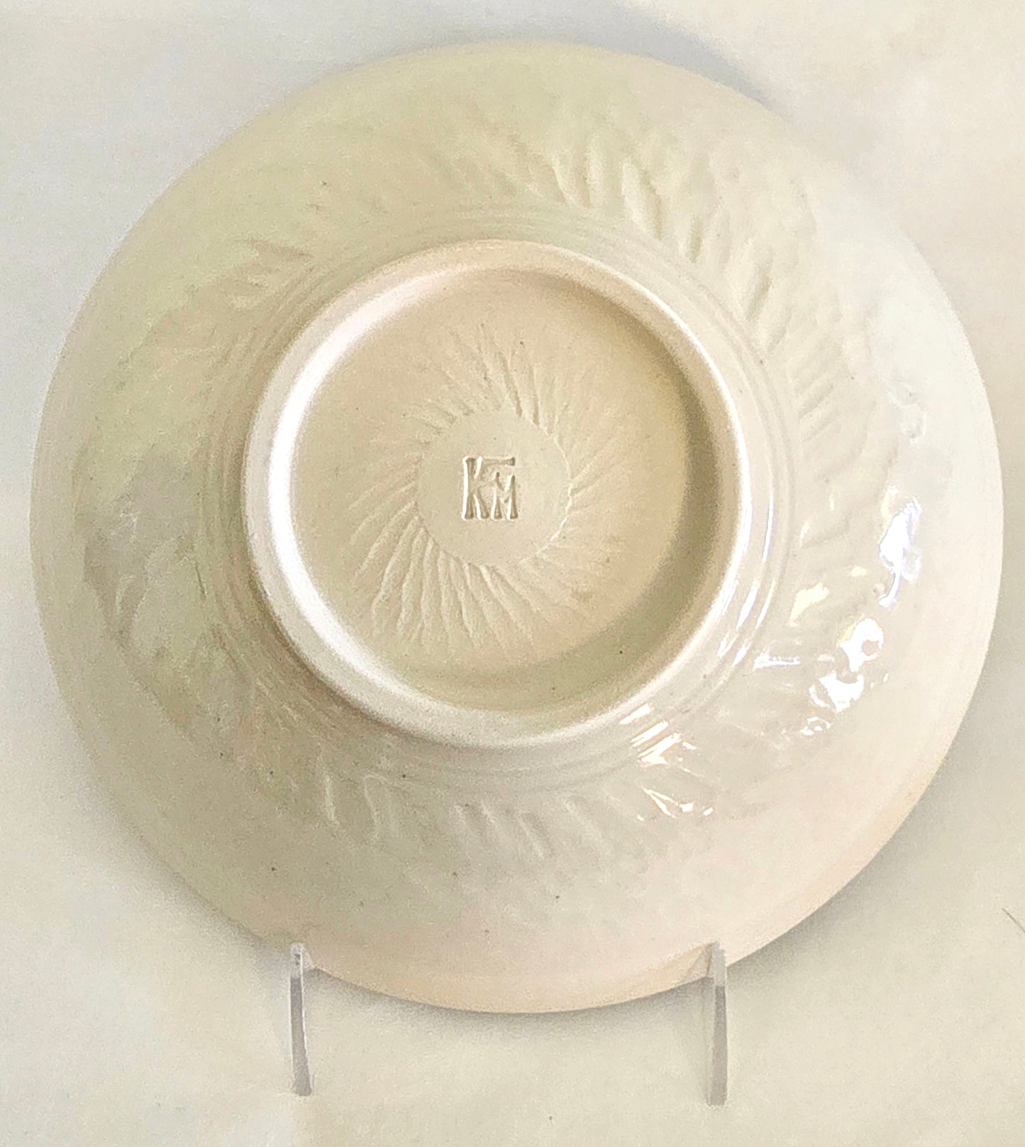 Stoneware Trout Bowl – Hand-Thrown with Sgraffito and Underglaze Detailing