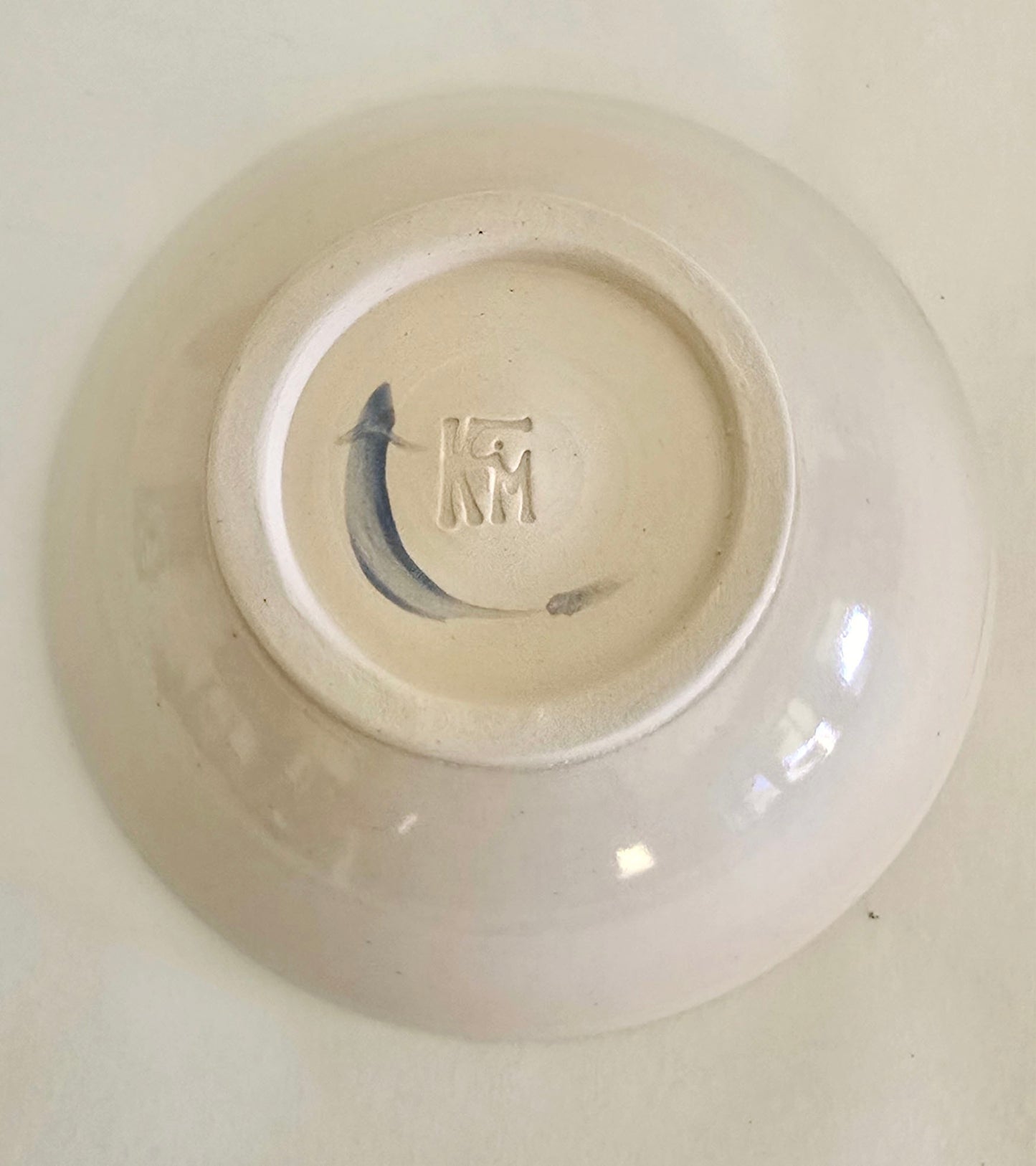 Stoneware Bowl – Swirling Orange &amp; Blue Fish Design