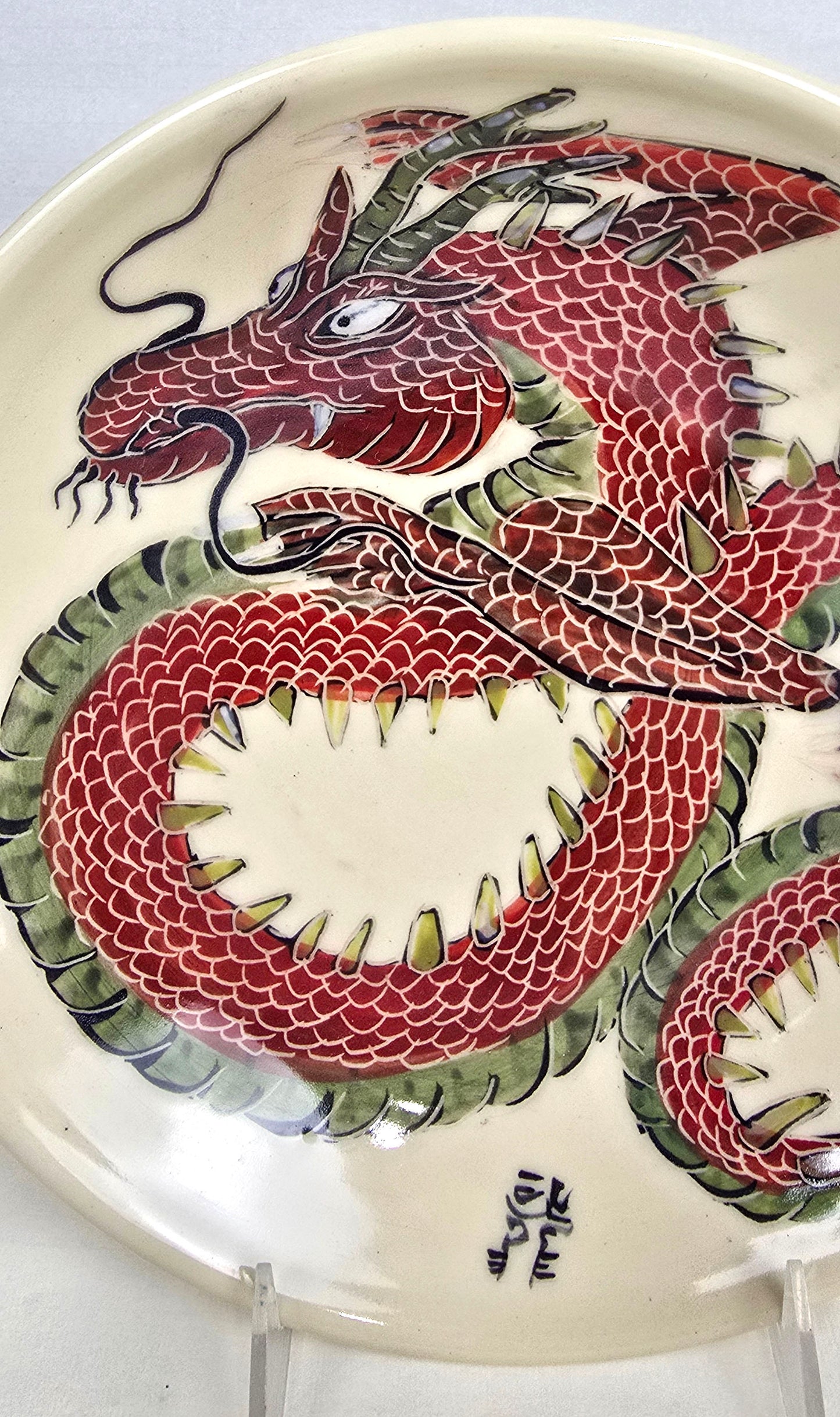 Stoneware Bowl – Red and Green Dragon Sgraffito e Design